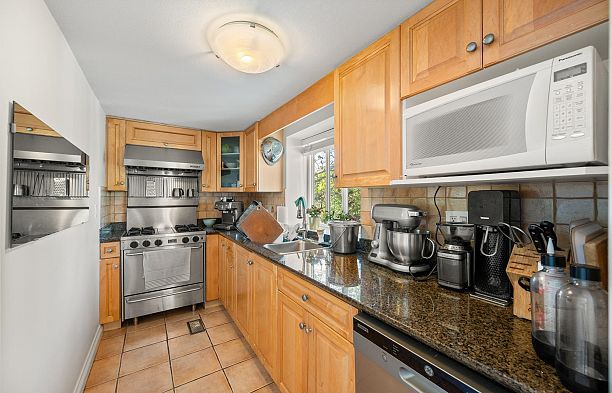 2323 W 23rd Avenue Arbutus
