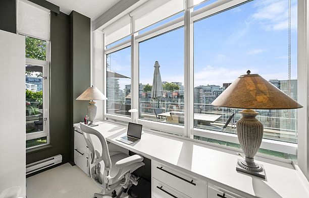 801 77 Walter Hardwick Avenue False Creek