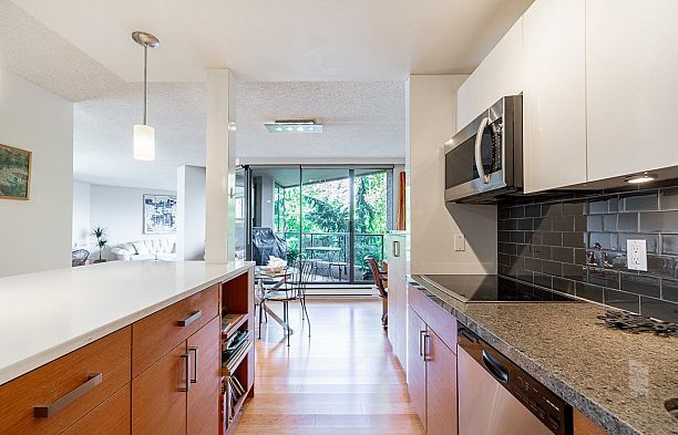 301 1450 Pennyfarthing Drive False Creek