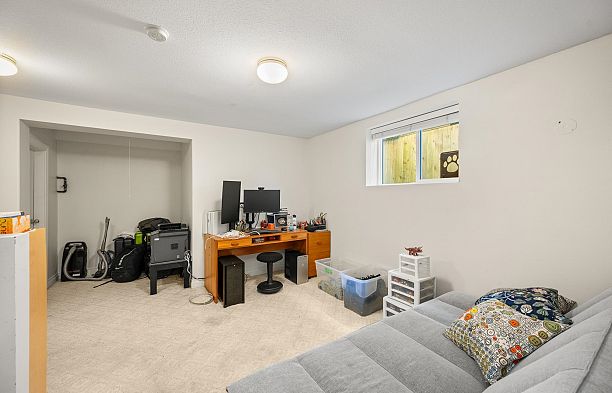 2323 W 23rd Avenue Arbutus