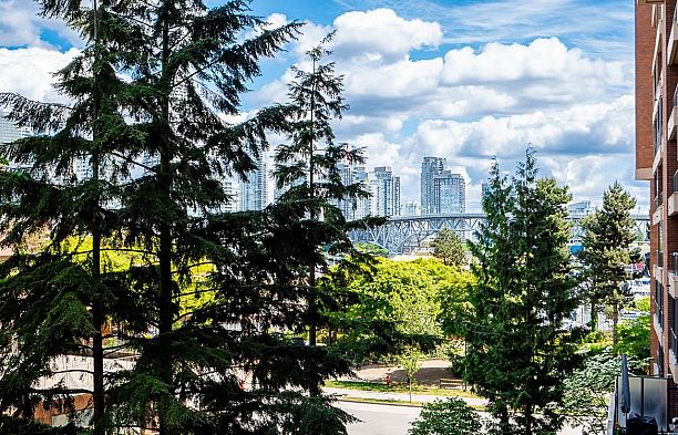 301 1450 Pennyfarthing Drive False Creek