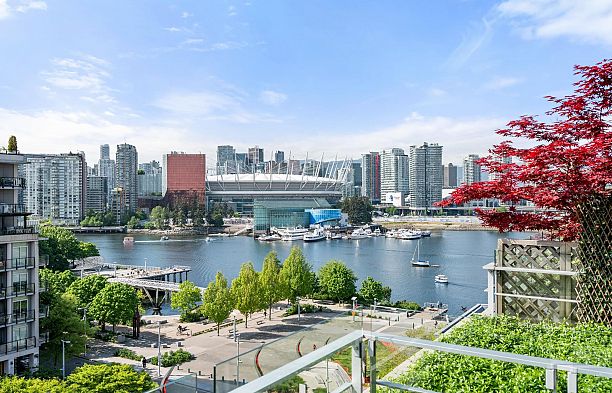 801 77 Walter Hardwick Avenue False Creek