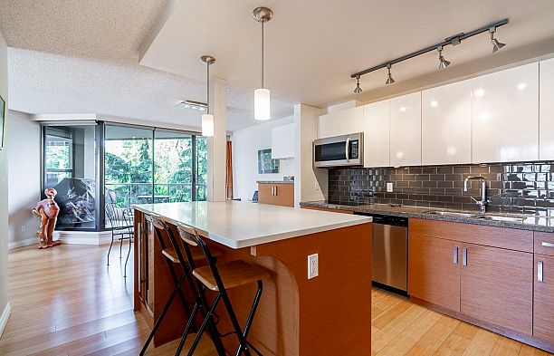 301 1450 Pennyfarthing Drive False Creek