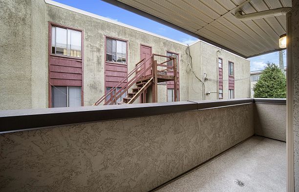 209 975 W 13th Avenue Fairview VW