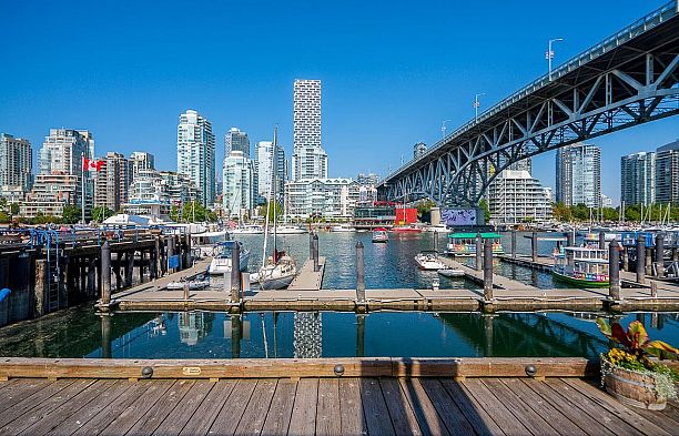 301 1450 Pennyfarthing Drive False Creek