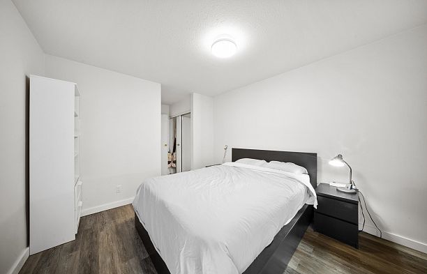 209 975 W 13th Avenue Fairview VW