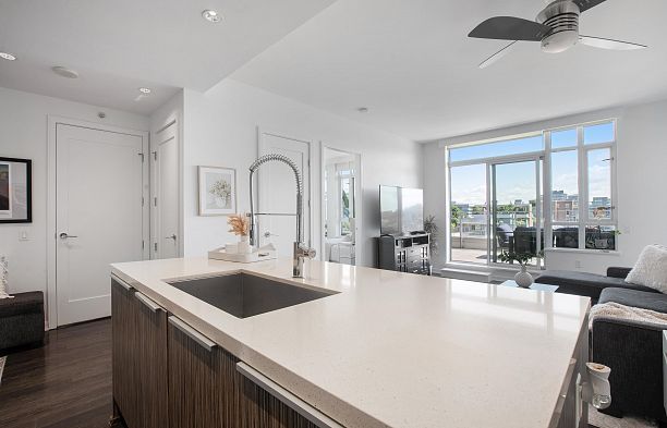 901 1616 Columbia Street False Creek
