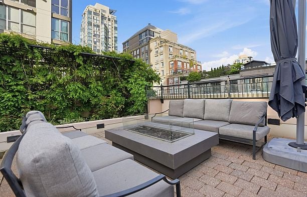 1260 Richards Street Yaletown
