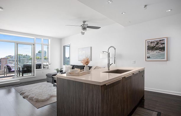 901 1616 Columbia Street False Creek