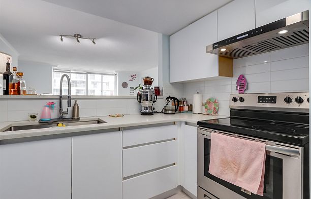 1401 1500 Howe Street Yaletown