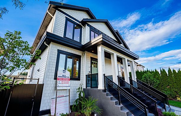 2623 Mcbain Avenue Quilchena