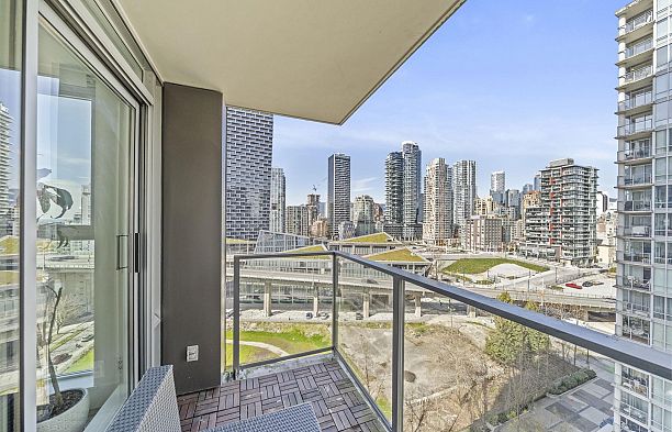 1807 583 Beach Crescent Yaletown