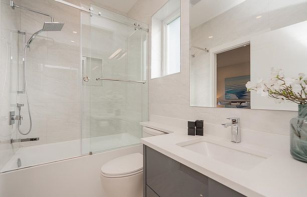 2623 Mcbain Avenue Quilchena