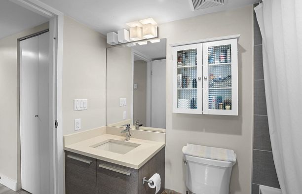 2705 1323 Homer Street Yaletown