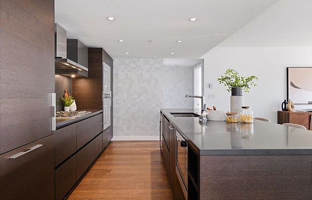 506 7228 Adera Street South Granville