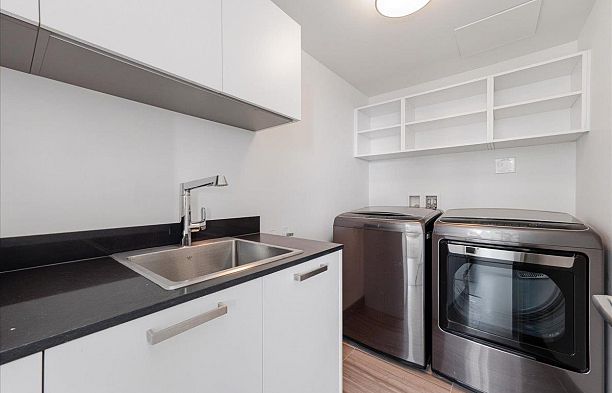 506 7228 Adera Street South Granville