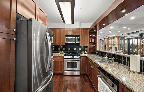 202 1750 W 2nd Avenue False Creek
