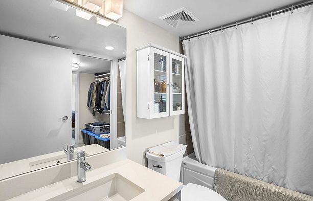 2705 1323 Homer Street Yaletown