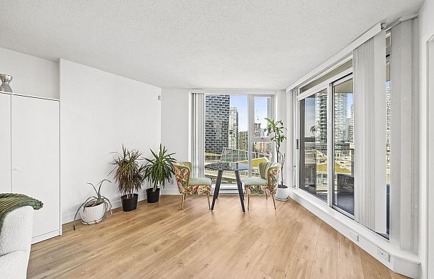 1807 583 Beach Crescent Yaletown