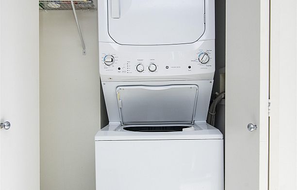 204 2483 Spruce Street Fairview VW