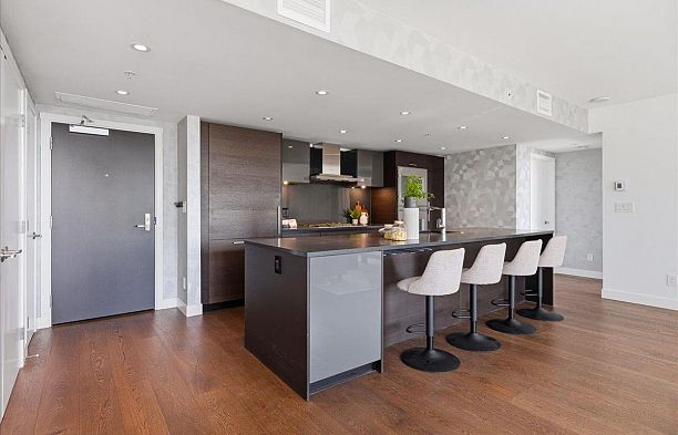 506 7228 Adera Street South Granville