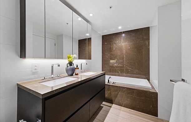 506 7228 Adera Street South Granville