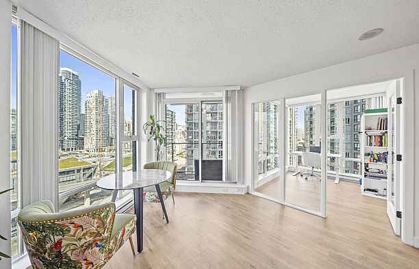 1807 583 Beach Crescent Yaletown