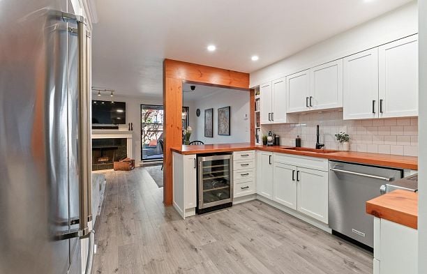 102 1055 W 13th Avenue Fairview VW