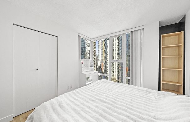 1807 583 Beach Crescent Yaletown