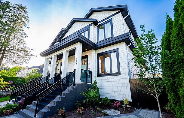 2621 Mcbain Avenue Quilchena
