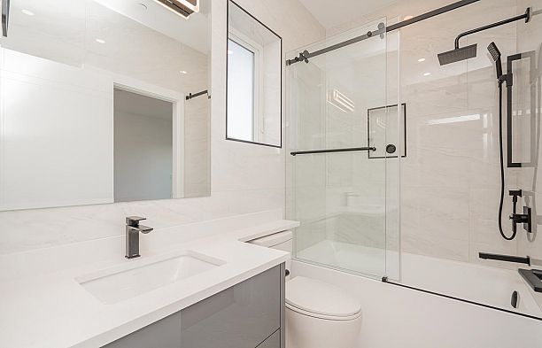 2621 Mcbain Avenue Quilchena