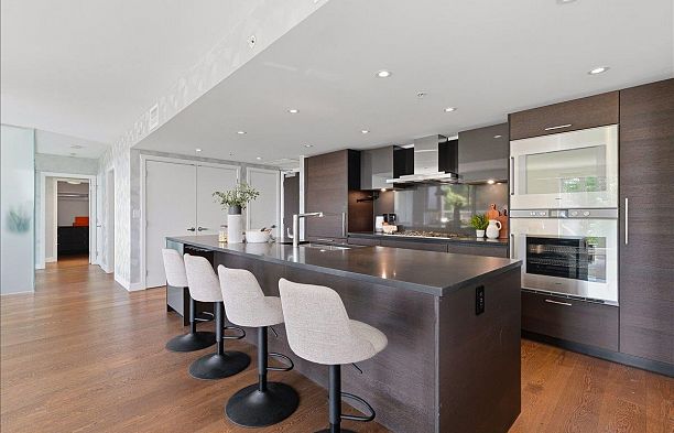 506 7228 Adera Street South Granville