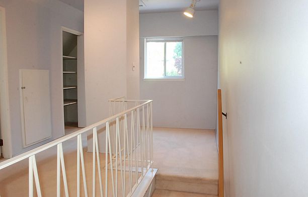 3276 W 32nd Avenue MacKenzie Heights