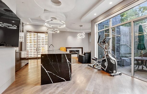 1909 Discovery Street Point Grey