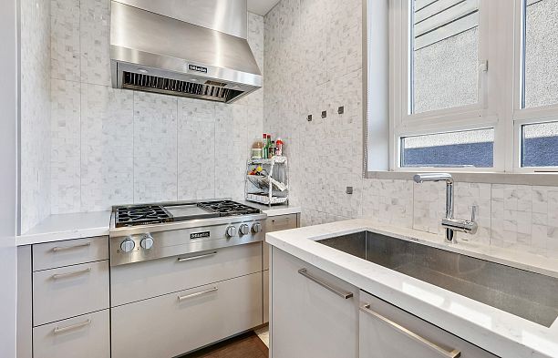 1909 Discovery Street Point Grey