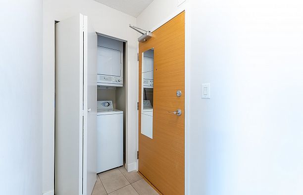2501 909 Mainland Street Yaletown