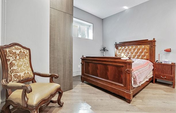 1909 Discovery Street Point Grey