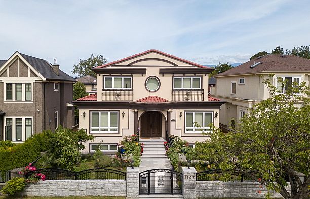 2507 W King Edward Avenue Arbutus