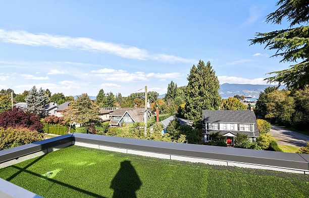 1909 Discovery Street Point Grey