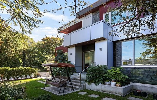 1909 Discovery Street Point Grey
