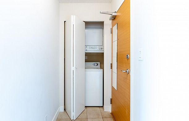 2501 909 Mainland Street Yaletown