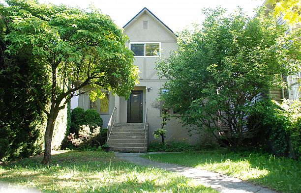 3276 W 32nd Avenue MacKenzie Heights