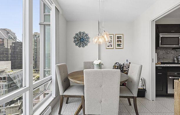 1703 590 Nicola Street Coal Harbour