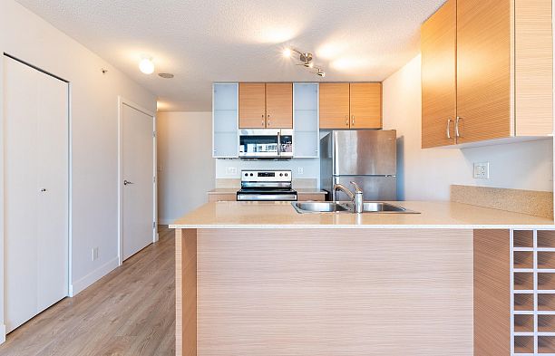 2501 909 Mainland Street Yaletown