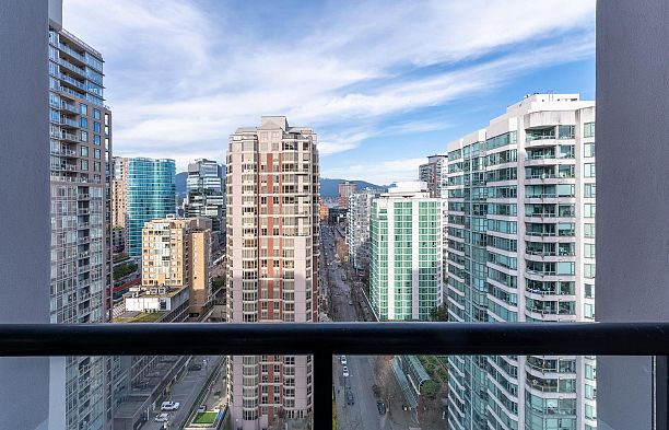 2501 909 Mainland Street Yaletown