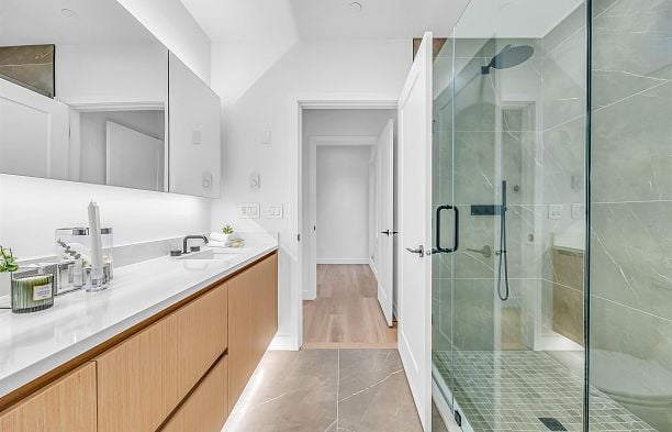 1012 W 52nd Avenue South Granville