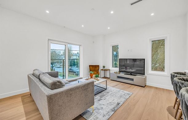 1012 W 52nd Avenue South Granville