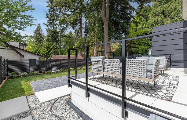 2 5061 Blenheim Street Dunbar