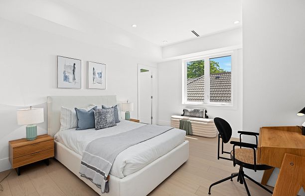 2 5061 Blenheim Street Dunbar