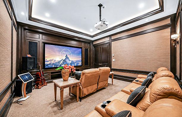 5755 Angus Drive South Granville